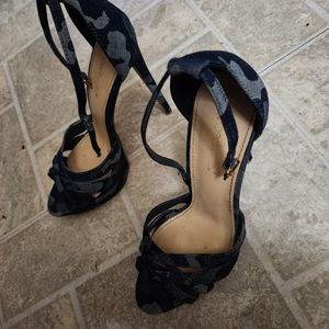 TYRONICA PLATFORM HEELED SANDAL MAKE AN OFFER!